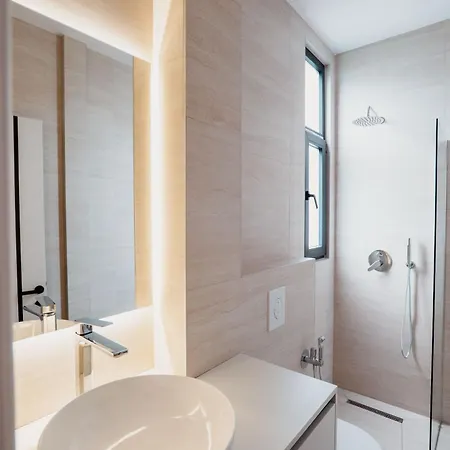 Saturn Hotel Tirana